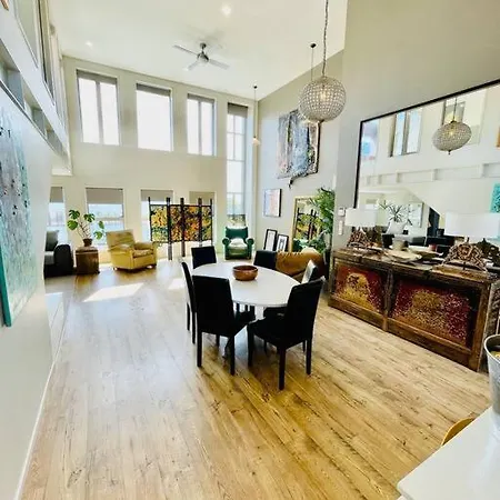 Stunning New York Loft Gallery